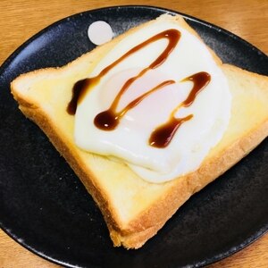 目玉焼きのせトースト★